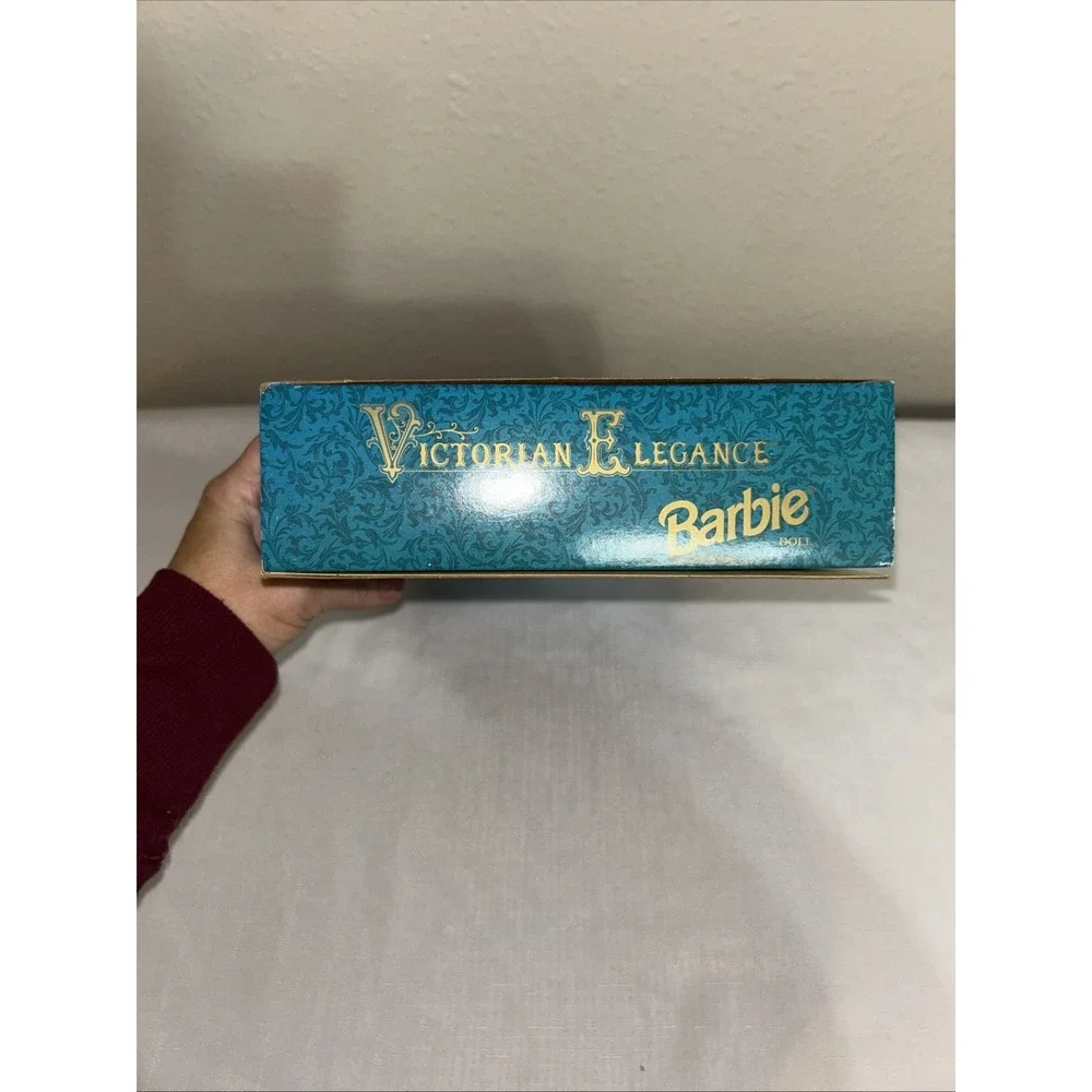 Mattel Victorian Elegance Barbie Vintage 1994 Collector's Holiday Skating NIB - Picture 11 of 11